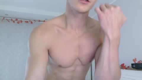 Snapshot of eric_crush chatting on 11.10.25 Eric Crush online show from 11.10.25