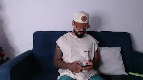 Snapshot of eric_evans1 chatting on 11.21.25 Eric Evans online show from 11.21.25