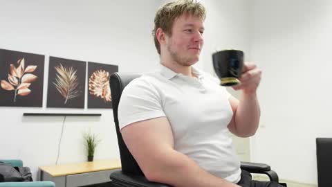    online show from 10.02.25