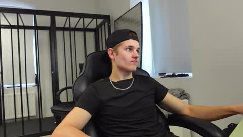    online show from 10.08.25