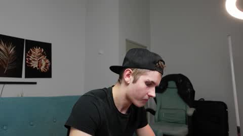    online show from 10.12.25