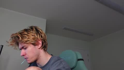    online show from 12.01.25