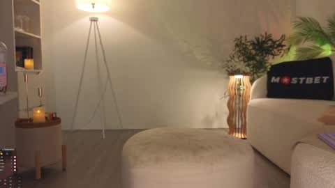 Snapshot of ericamiracle15 chatting on 12.08.24 Call me Erica online show from 12.08.24