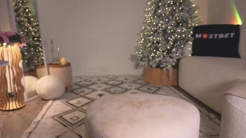 Snapshot of ericamiracle15 chatting on 12.23.24 Call me Erica online show from 12.23.24