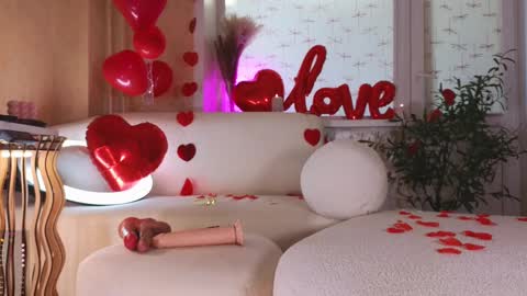 Snapshot of ericamiracle15 chatting on 02.14.25 Call me Erica online show from 02.14.25