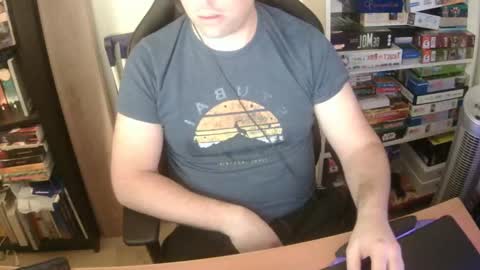 Snapshot of erik_dapper chatting on 12.19.25 Erik Dapper online show from 12.19.25