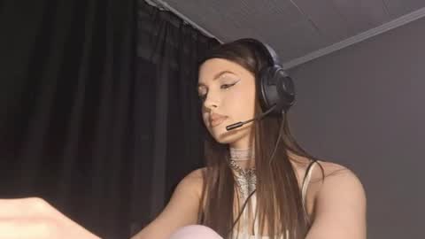 Snapshot of erinnnaji chatting on 04.30.26 Katrin online show from 04.30.26