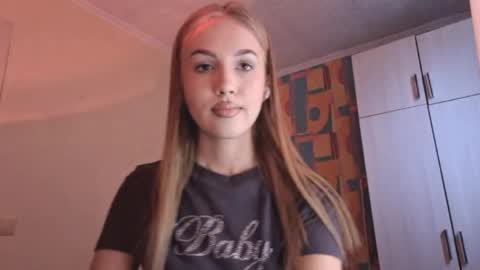 Snapshot of erinnnaji chatting on 06.04.26 Katrin online show from 06.04.26