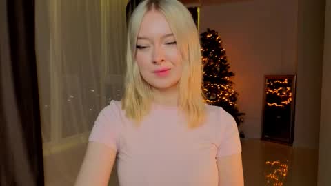 Snapshot of erlenbayer chatting on 02.28.26 Chanel online show from 02.28.26