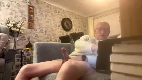 Snapshot of erman1955 chatting on 02.14.25 erman1955 online show from 02.14.25