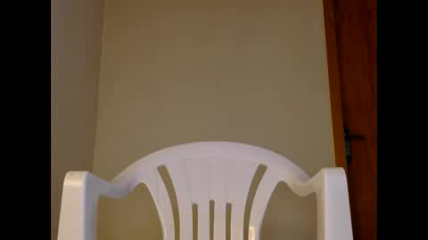 Snapshot of erosnoah chatting on 02.05.25 noah online show from 02.05.25