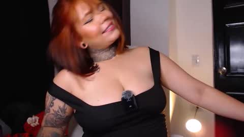 Snapshot of erothopia_ chatting on 12.17.25 yhoa online show from 12.17.25