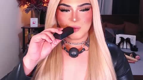 Snapshot of eroticfowler69 chatting on 01.12.25 Anastasia online show from 01.12.25