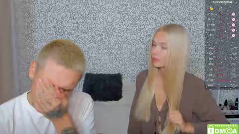 Snapshot of eshcka chatting on 10.08.25 Megan and Brad online show from 10.08.25