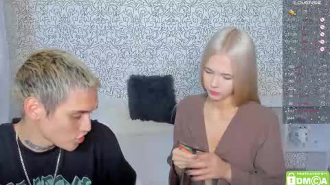 Snapshot of eshcka chatting on 11.09.25 Megan and Brad online show from 11.09.25