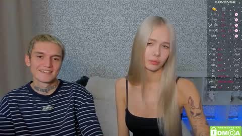 Snapshot of eshcka chatting on 11.15.25 Megan and Brad online show from 11.15.25