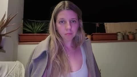 esma347866 online show from 04.10.26