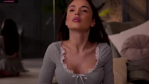 Raluca  online show from 02.12.25