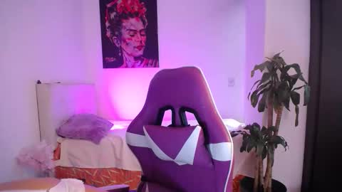 Esmeralda online show from 02.04.26