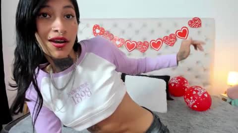 esmeralda  online show from 02.15.25