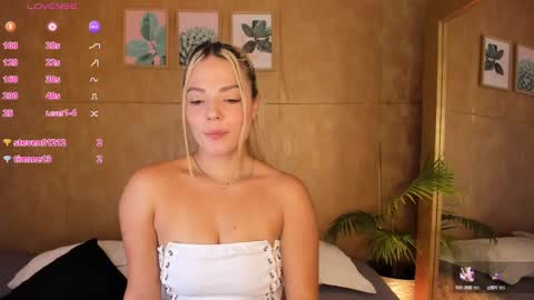 Snapshot of esmeralda__g chatting on 03.12.25 Esmeralda G online show from 03.12.25