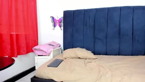 esmeralda_gomes_ online show from 10.17.25