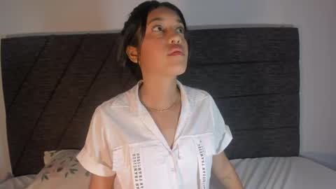Snapshot of esmeralda_noir chatting on 06.03.26 esme online show from 06.03.26
