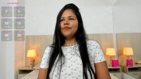 Esmeralda online show from 04.11.26