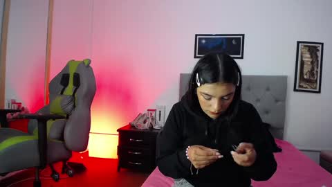 Perla online show from 10.07.25