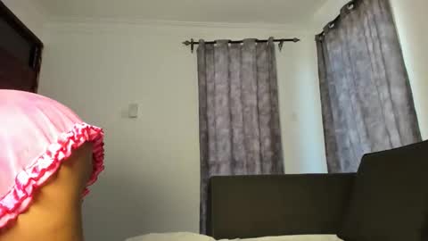 Esme online show from 04.10.26