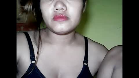 Snapshot of especialgirl_28 chatting on 12.15.24 especialgirl_28 online show from 12.15.24