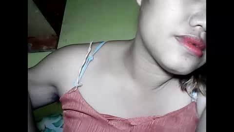 Snapshot of especialgirl_28 chatting on 12.24.24 especialgirl_28 online show from 12.24.24