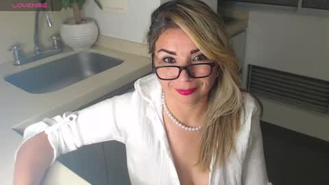 Snapshot of esperanza86_ chatting on 01.06.25 Juliana online show from 01.06.25