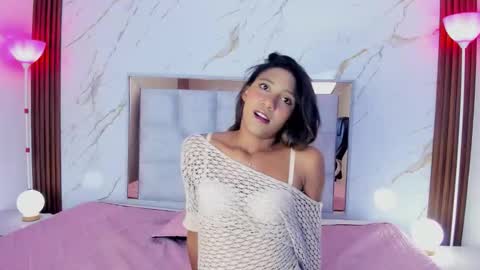 Snapshot of esperanzamora chatting on 03.25.26 esperanzamora online show from 03.25.26