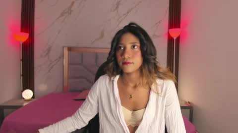 Snapshot of esperanzamora chatting on 04.14.26 esperanzamora online show from 04.14.26