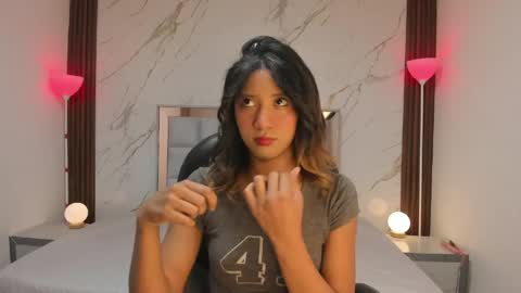 Snapshot of esperanzamora chatting on 04.15.26 esperanzamora online show from 04.15.26