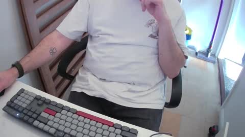 Snapshot of essex_wild chatting on 01.19.26 Morph online show from 01.19.26