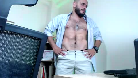 Snapshot of esteban_fer chatting on 06.24.26 Esteban Fernandez online show from 06.24.26