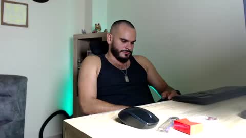 Snapshot of esteban_fer chatting on 06.28.26 Esteban Fernandez online show from 06.28.26