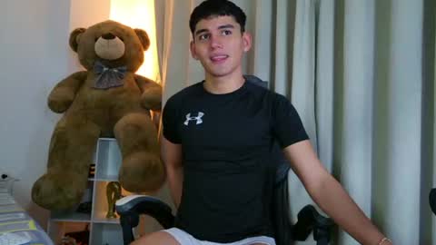 Snapshot of estebanperez_ chatting on 07.20.26 Esteban online show from 07.20.26