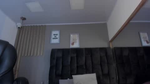 estefania__gomez online show from 02.28.25