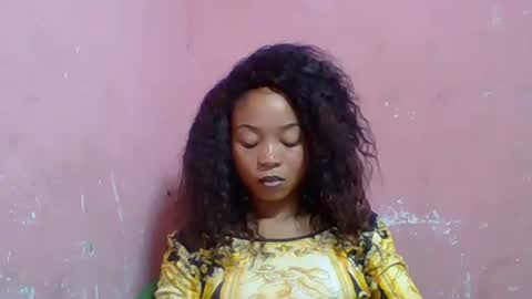 estelah20 online show from 10.14.25