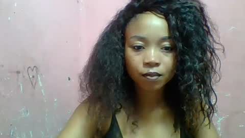 estelah20 online show from 12.02.25