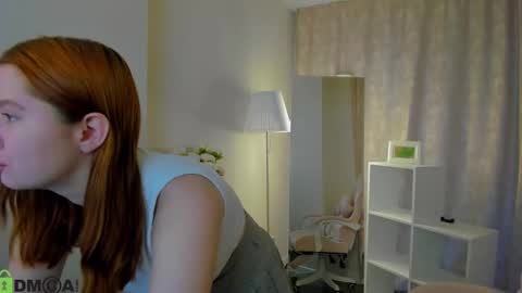 Snapshot of ester_rabin chatting on 09.09.25 Ester online show from 09.09.25