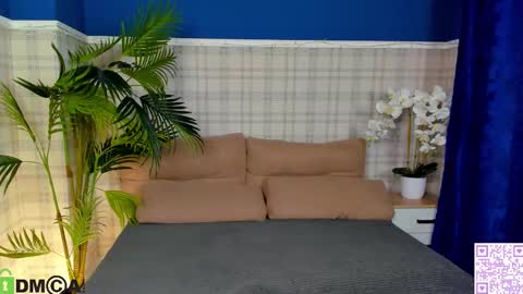 Snapshot of ester_rabin chatting on 10.07.25 Ester online show from 10.07.25