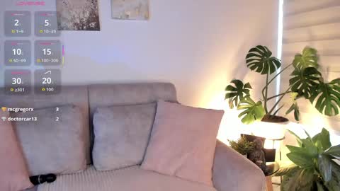 Snapshot of estercollins_ chatting on 05.13.26 Is secret online show from 05.13.26