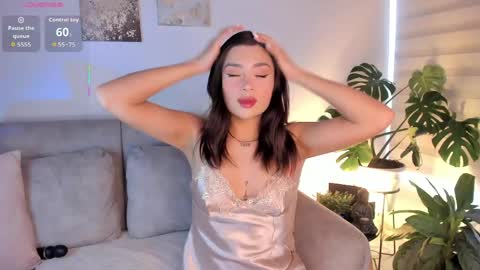 Snapshot of estercollins_ chatting on 05.25.26 Is secret online show from 05.25.26