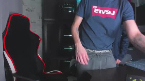 LOUIS online show from 11.16.25