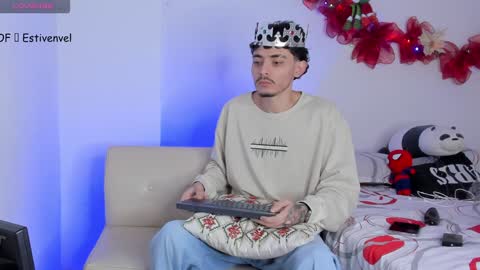 Snapshot of estivenvel chatting on 12.04.24 estivenvel online show from 12.04.24