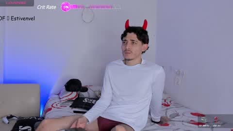 Snapshot of estivenvel chatting on 02.04.25 estivenvel online show from 02.04.25